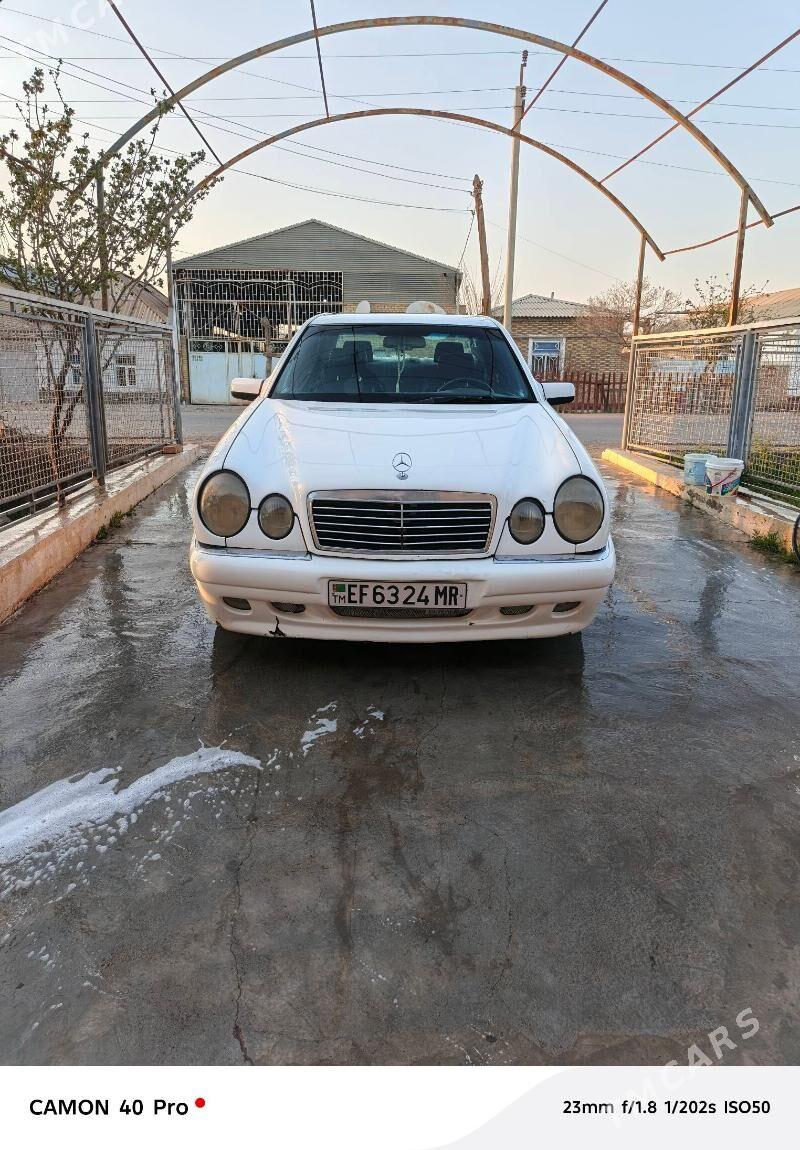 Mercedes-Benz E320 1996 - 80 000 TMT - Мары - img 1