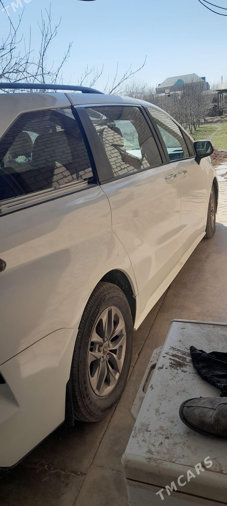 Toyota Sienna 2024 - 380 000 TMT - Halaç - img 1