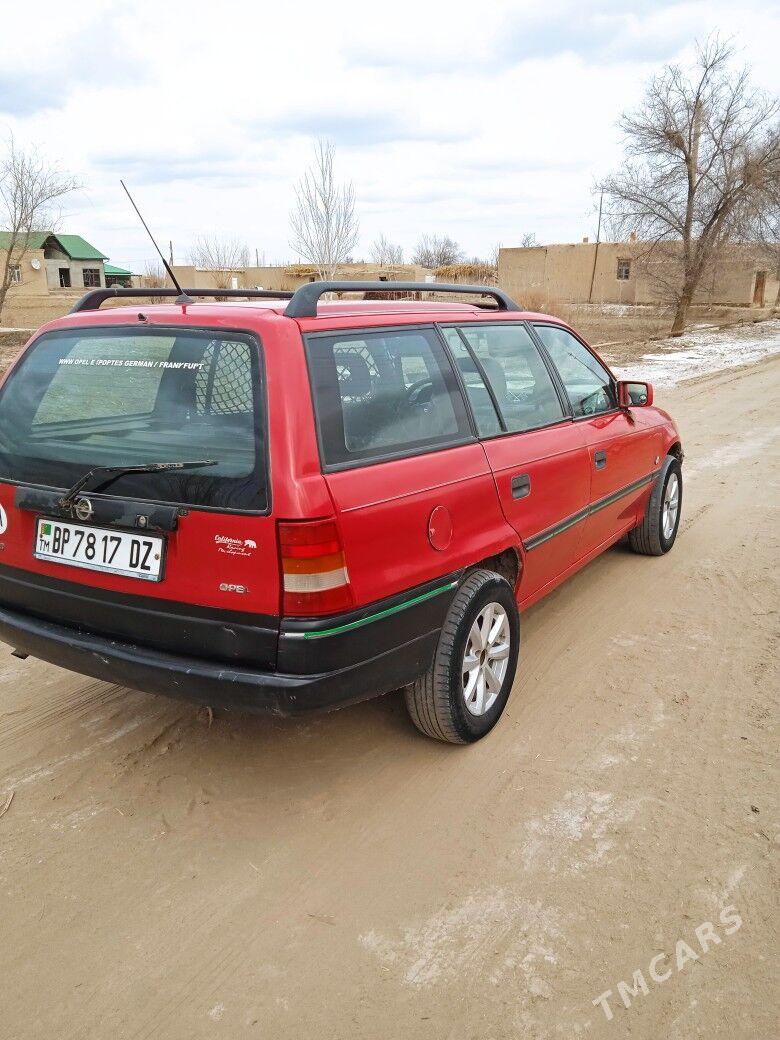 Opel Astra 1993 - 43 000 TMT - Gurbansoltan Eje - img 1