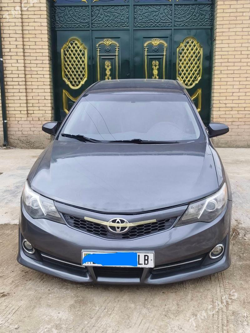 Toyota Camry 2014 - 230 000 TMT - Дянев - img 1