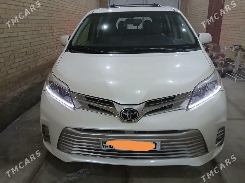 Toyota Sienna 2017 - 400 000 TMT - Туркменабат - img 1