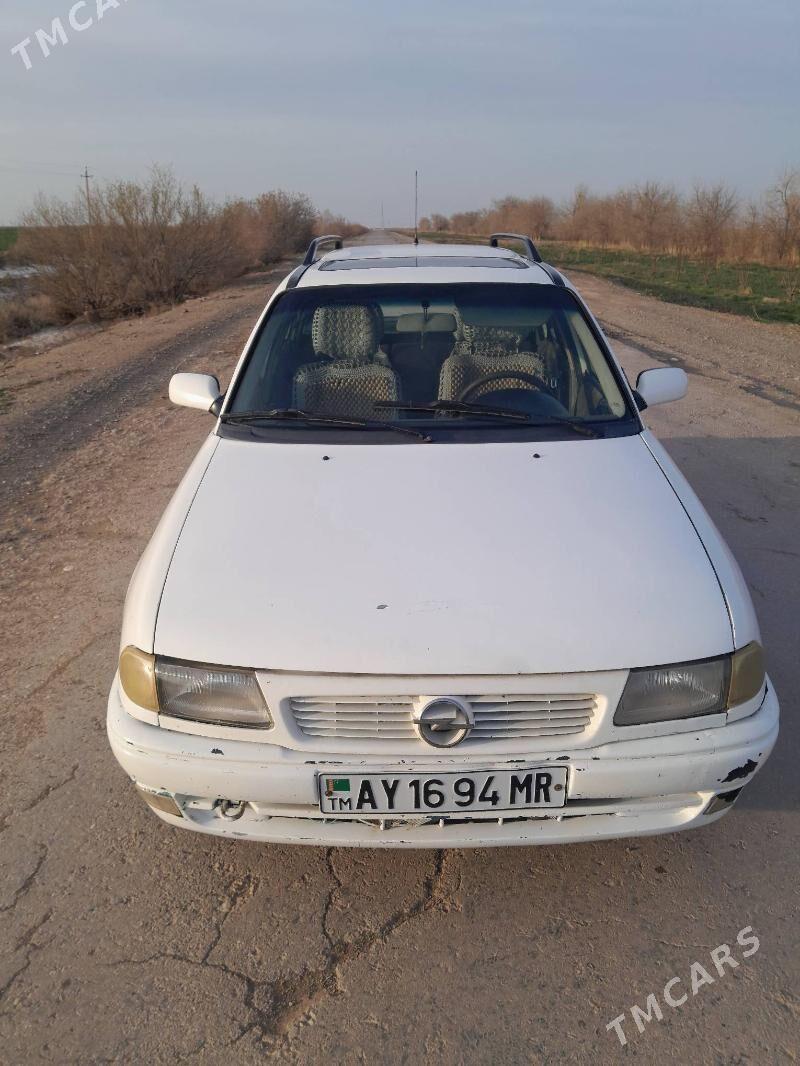 Opel Astra 1995 - 40 000 TMT - Огуз хан - img 1