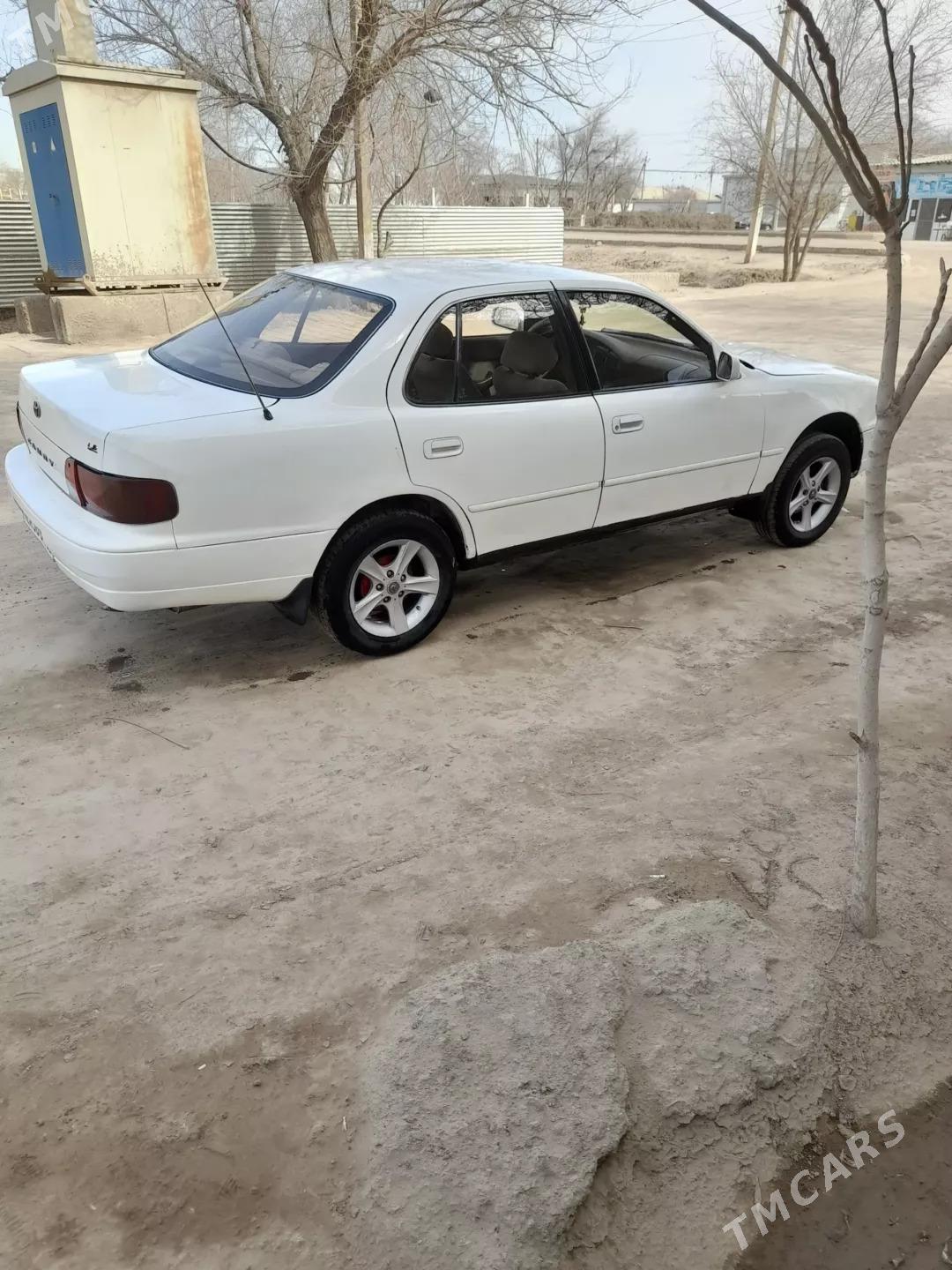 Toyota Camry 1995 - 103 000 TMT - Кёнеургенч - img 1