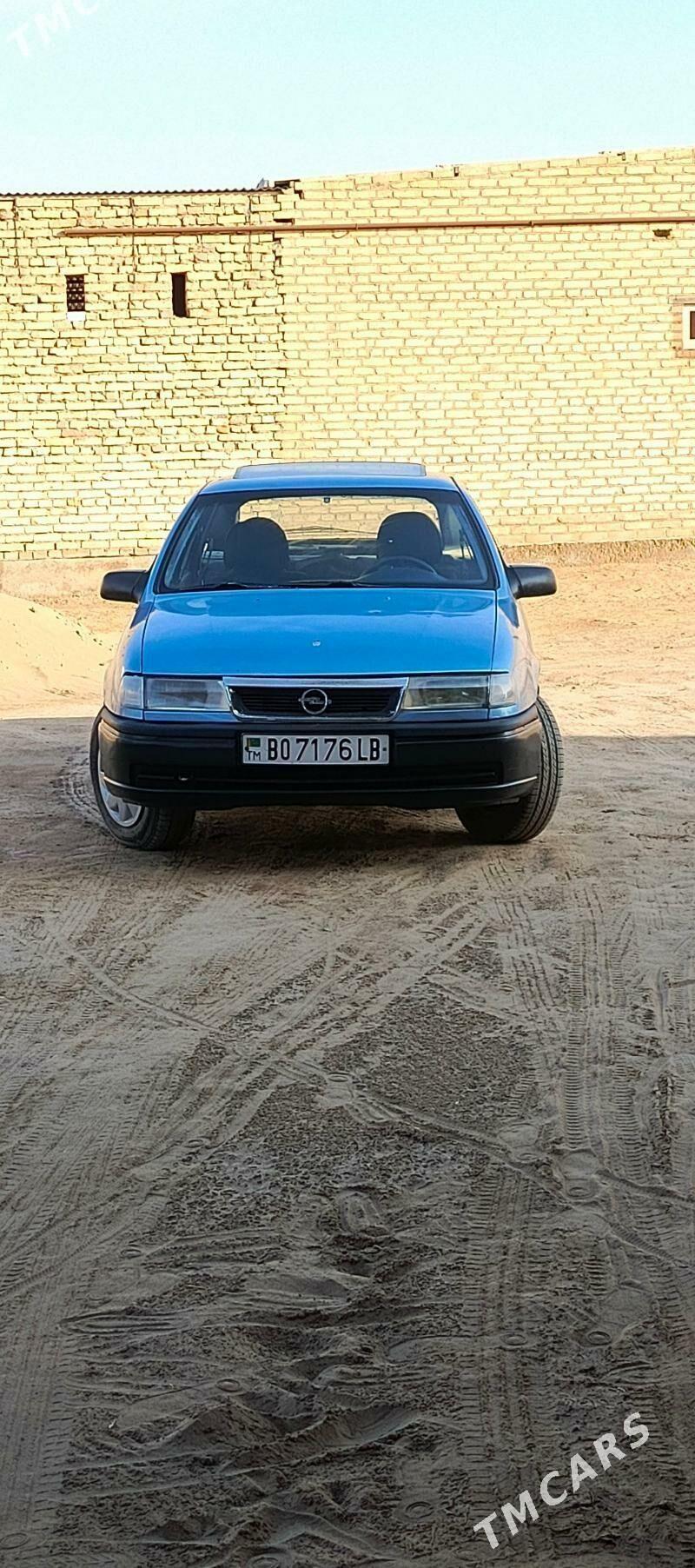 Opel Vectra 1993 - 23 000 TMT - Саят - img 1