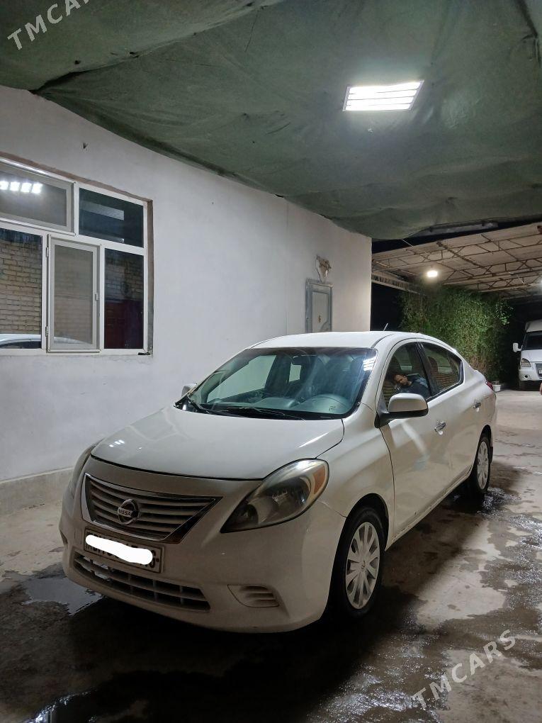 Nissan Versa 2013 - 115 000 TMT - Ашхабад - img 1