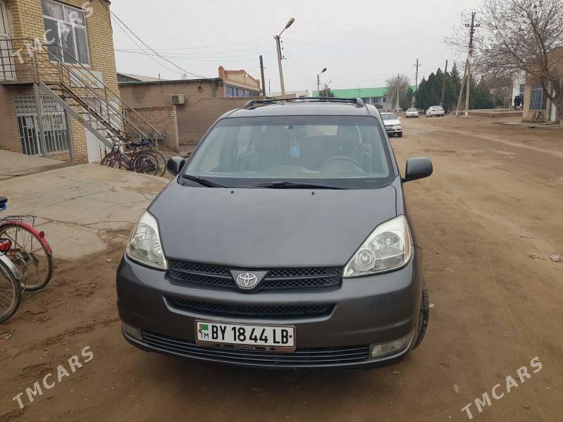 Toyota Sienna 2004 - 250 000 TMT - Халач - img 1