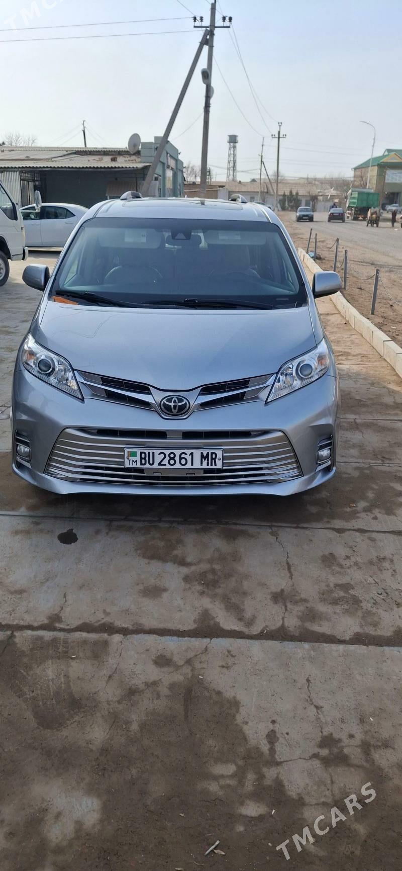 Toyota Sienna 2020 - 440 000 TMT - Ýolöten - img 1