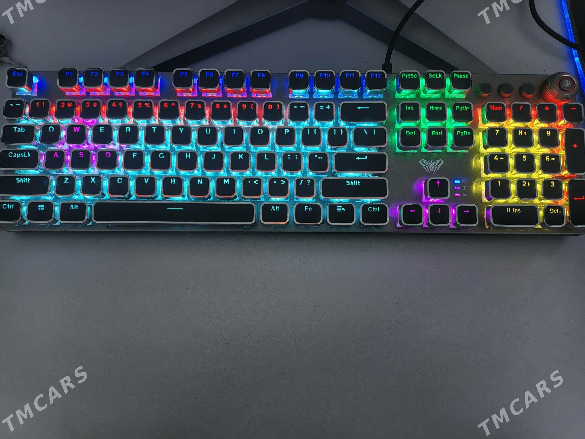 Klawatura Mska Kowrik Nausnik - Balkanabat - img 1