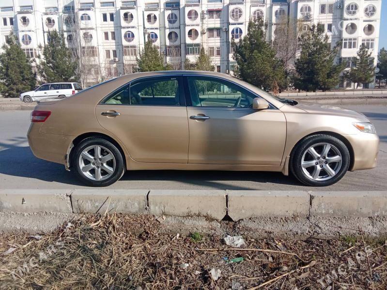 Toyota Camry 2011 - 200 000 TMT - Фарап - img 1