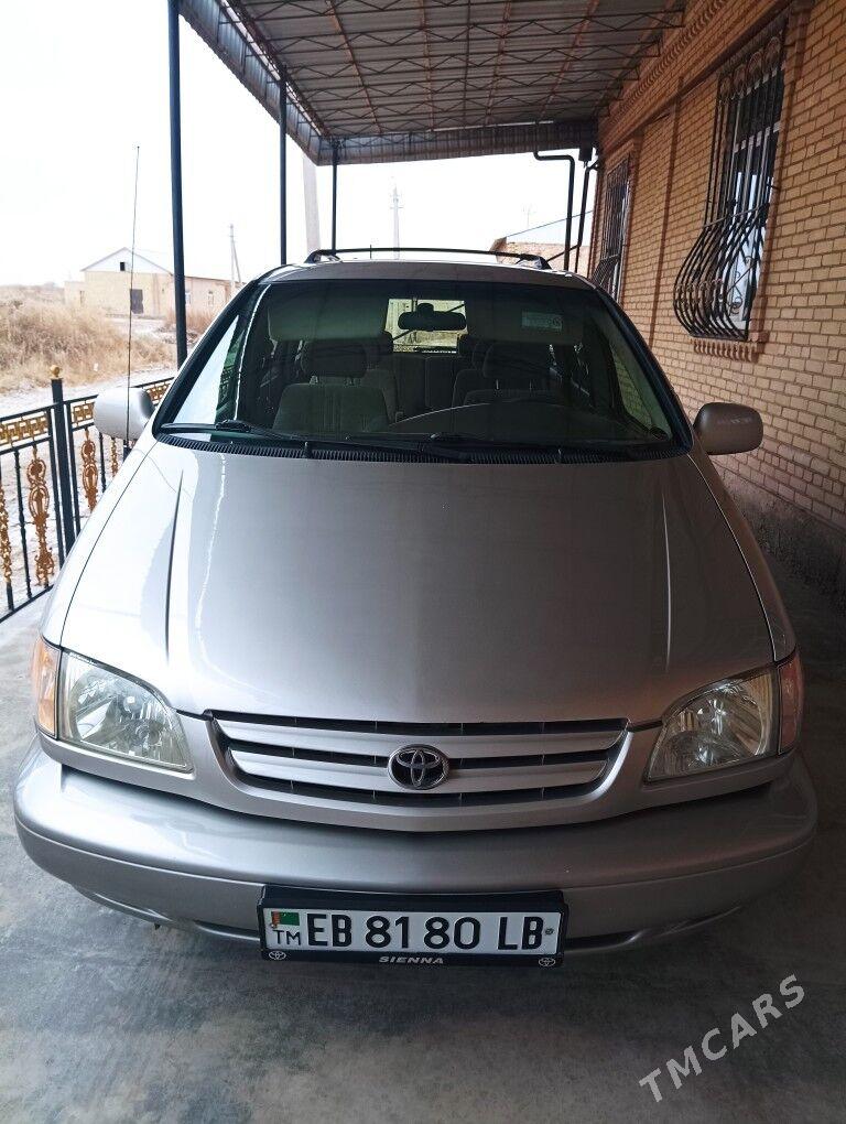 Toyota Sienna 2001 - 205 000 TMT - Дянев - img 1