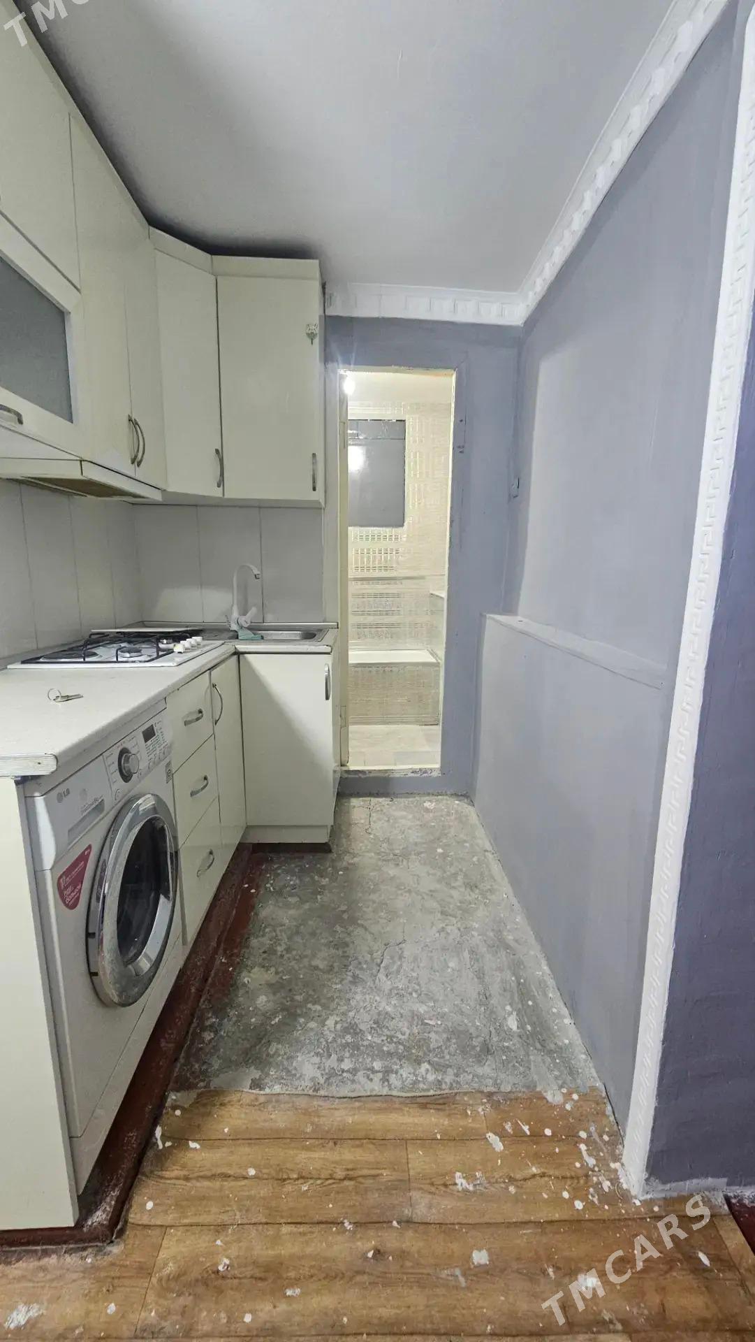 Satlyk 6mkr 3/3 etazy 1kom 2ed - 6 мкр - img 1