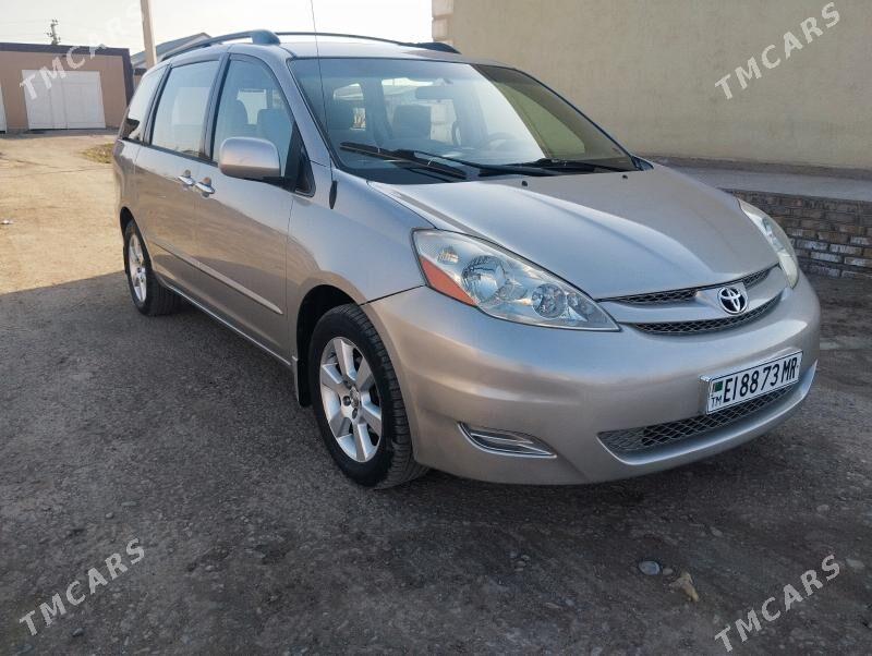 Toyota Sienna 2006 - 280 000 TMT - Мары - img 1