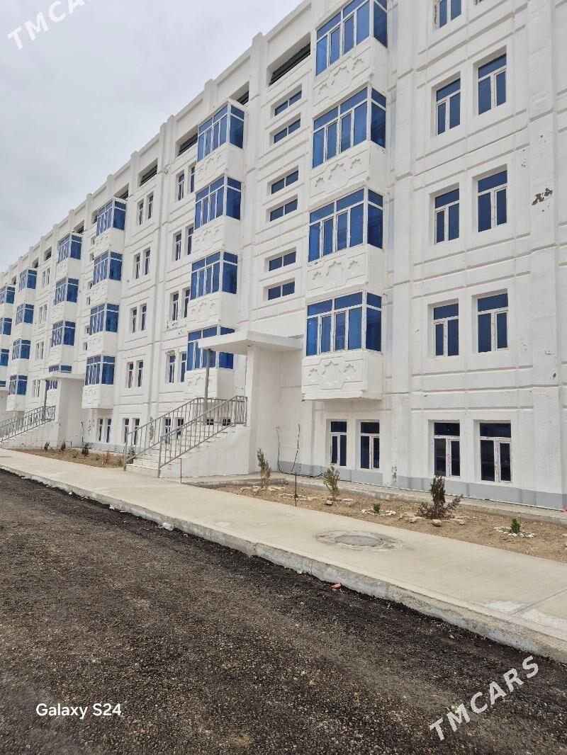 2 etaž 4kom gurluşyk jaý - Balkanabat - img 1