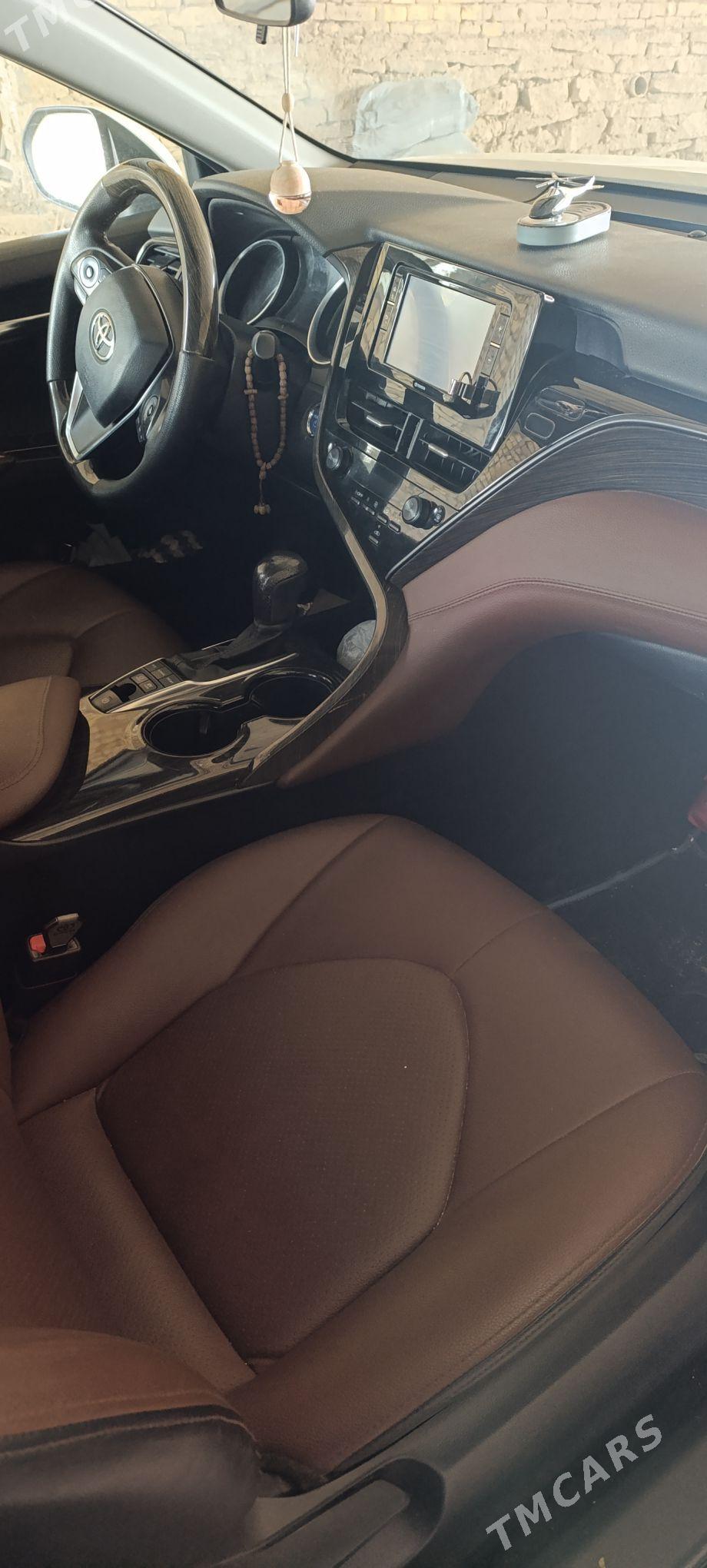 Toyota Camry Hybrid 2022 - 185 000 TMT - Köýtendag - img 1