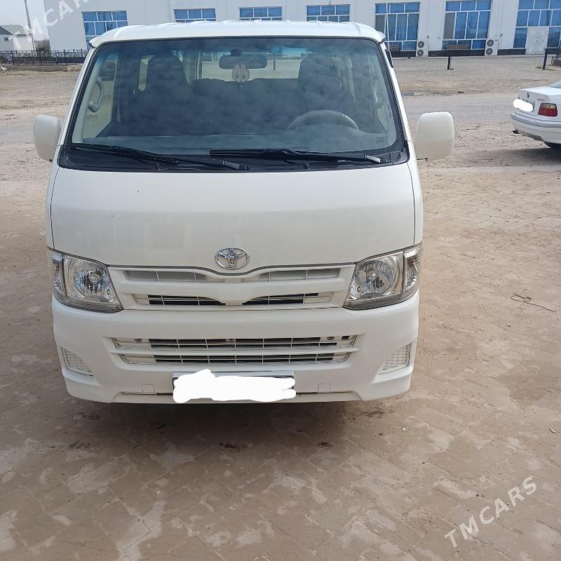 Toyota Hiace 2013 - 330 000 TMT - Байрамали - img 1
