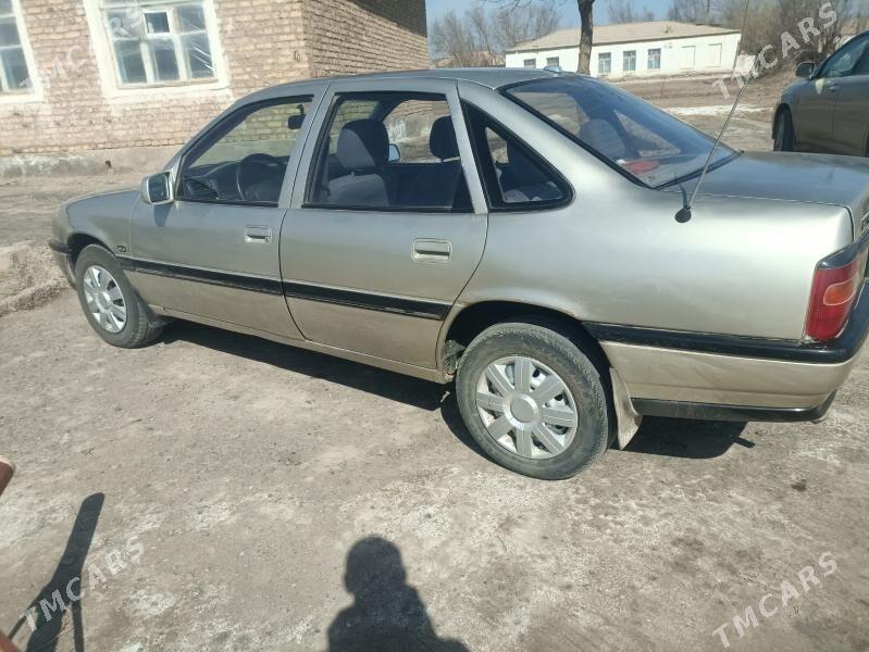Opel Vectra 1989 - 35 000 TMT - Gurbansoltan Eje - img 1