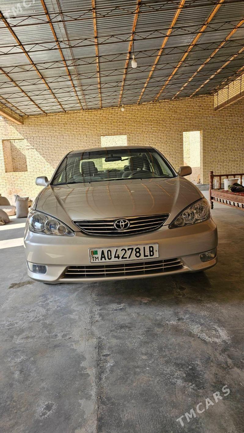 Toyota Camry 2003 - 250 000 TMT - Сакар - img 1