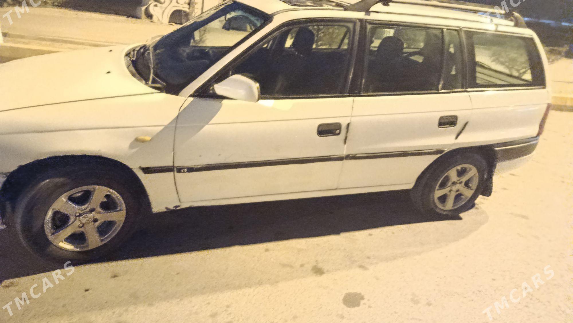 Opel Astra 1995 - 36 000 TMT - Bäherden - img 1