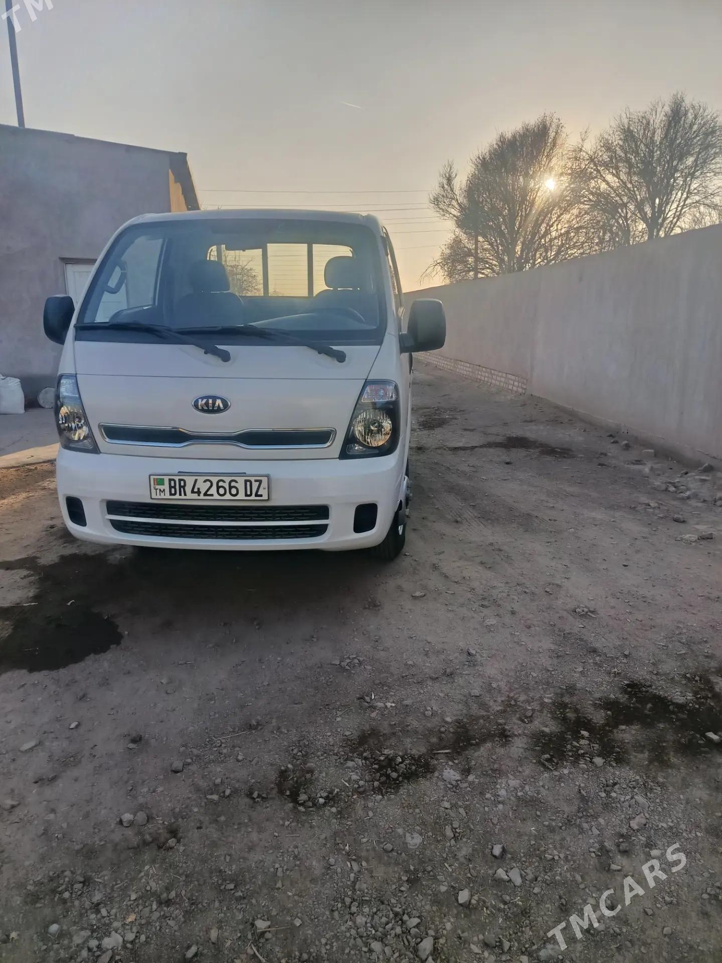 Kia Bongo 2016 - 350 000 TMT - Гороглы (Тагта) - img 1