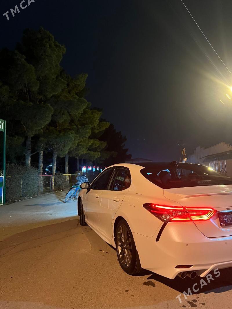 Toyota Camry 2018 - 363 000 TMT - Бузмеин - img 1