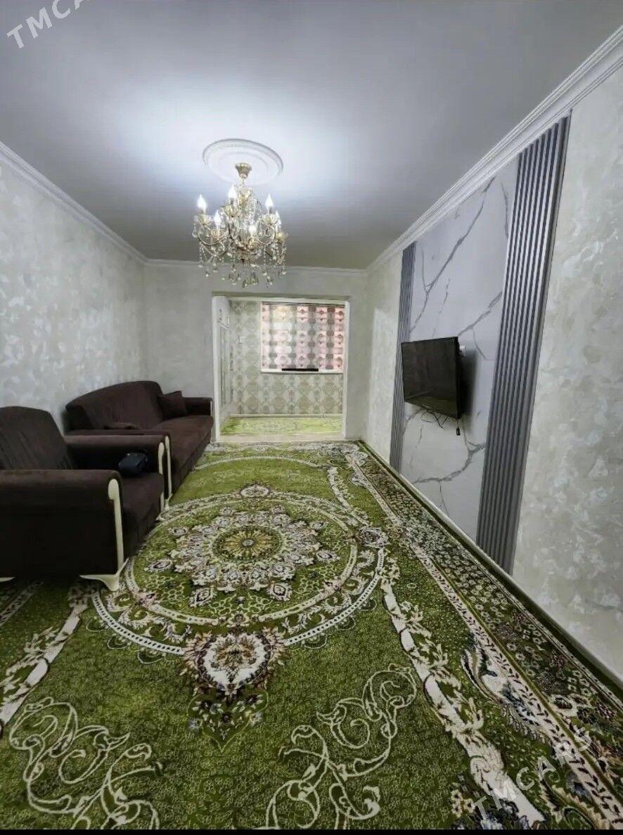 11 мкр 2х комнатная 1 этаж - 11 mkr - img 1