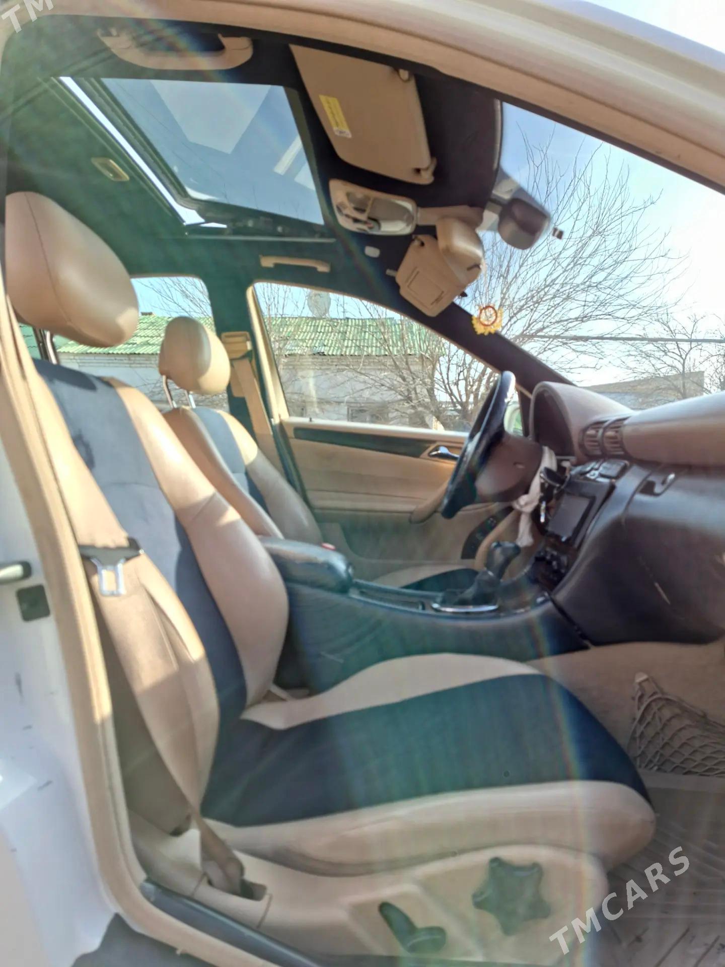 Mercedes-Benz 230E 2003 - 105 000 TMT - Чарджоу - img 1