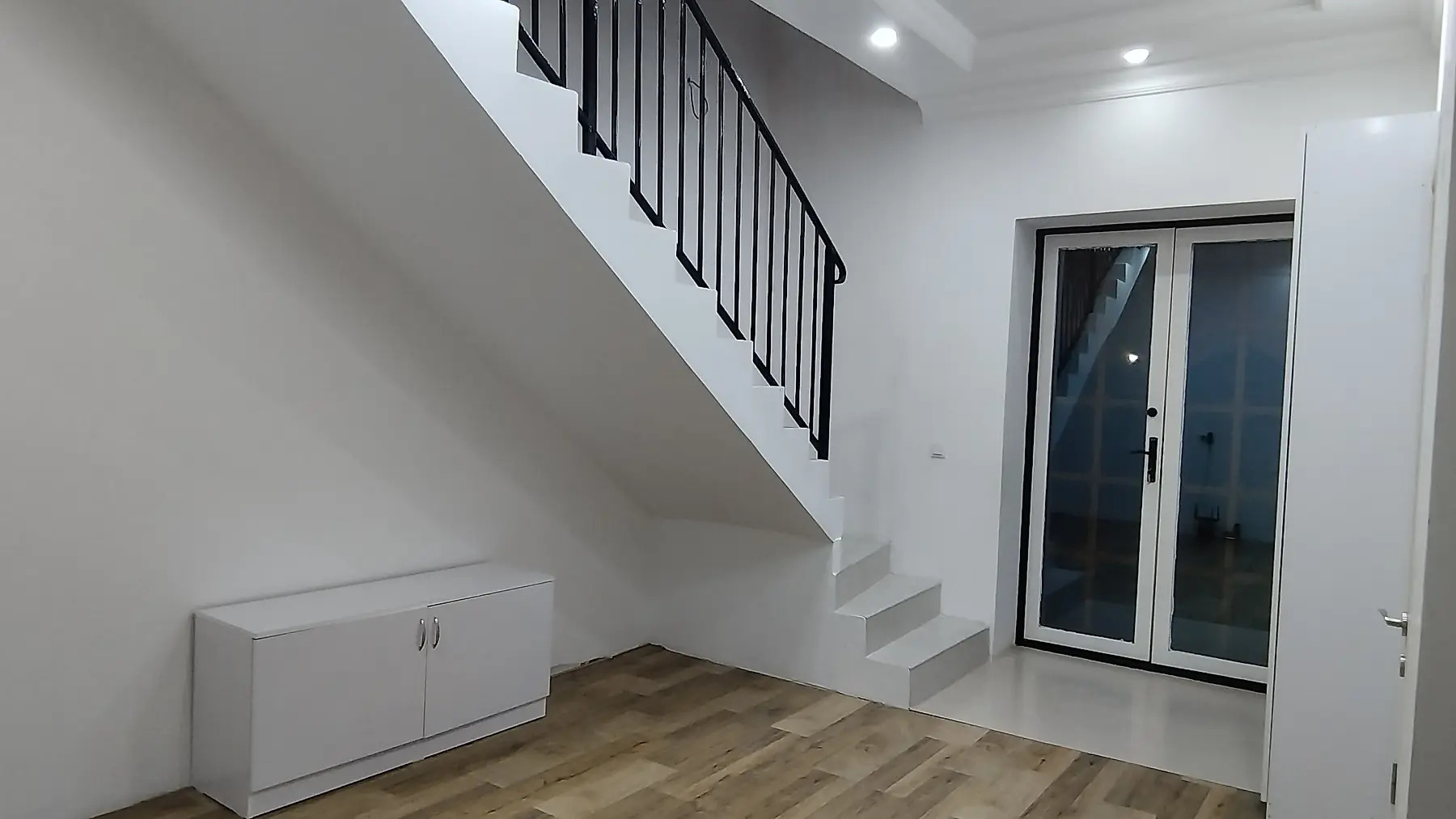 BÙZMEYIN KOTTEJ - Бузмеин - img 1