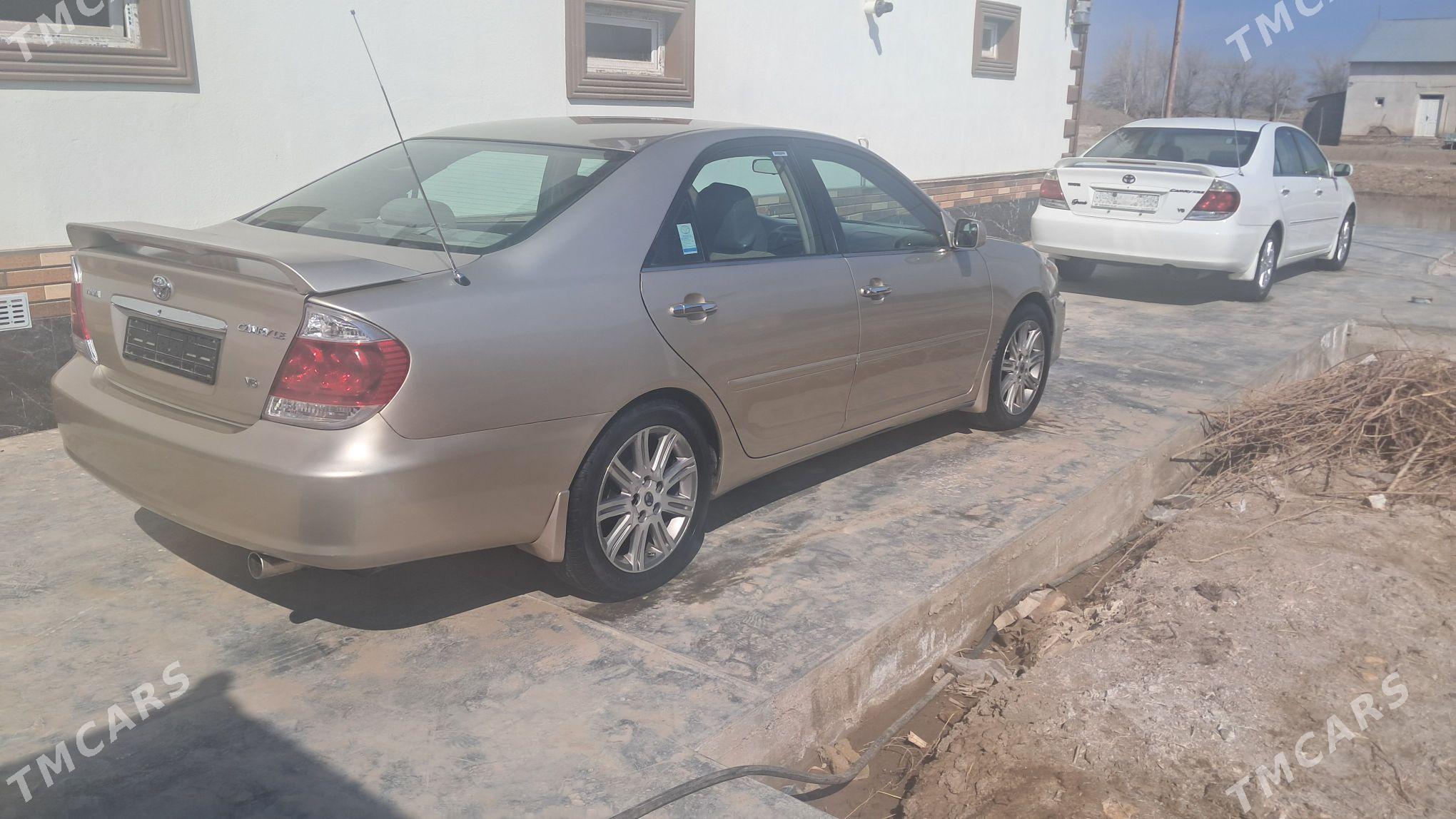 Toyota Camry 2004 - 187 000 TMT - Кёнеургенч - img 1