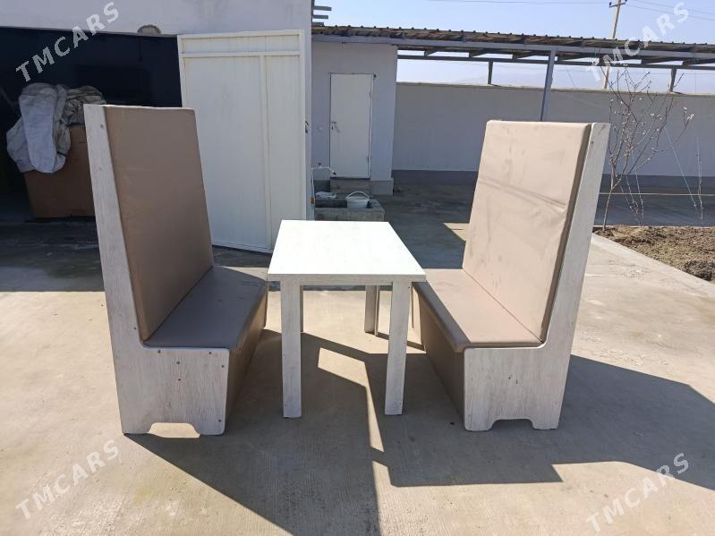 stol - Bäherden - img 1