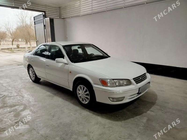 Toyota Camry 1998 - 137 000 TMT - Теджен - img 1