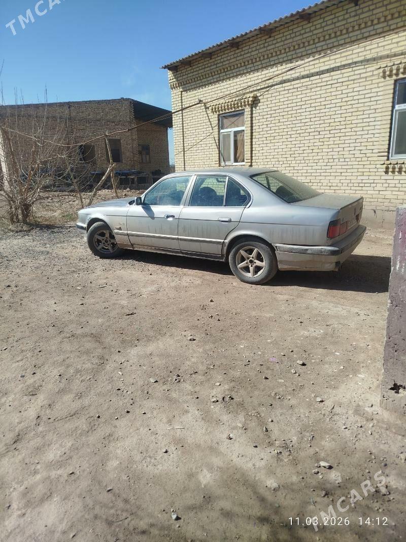 BMW 528 1988 - 30 000 TMT - Çärjew - img 1
