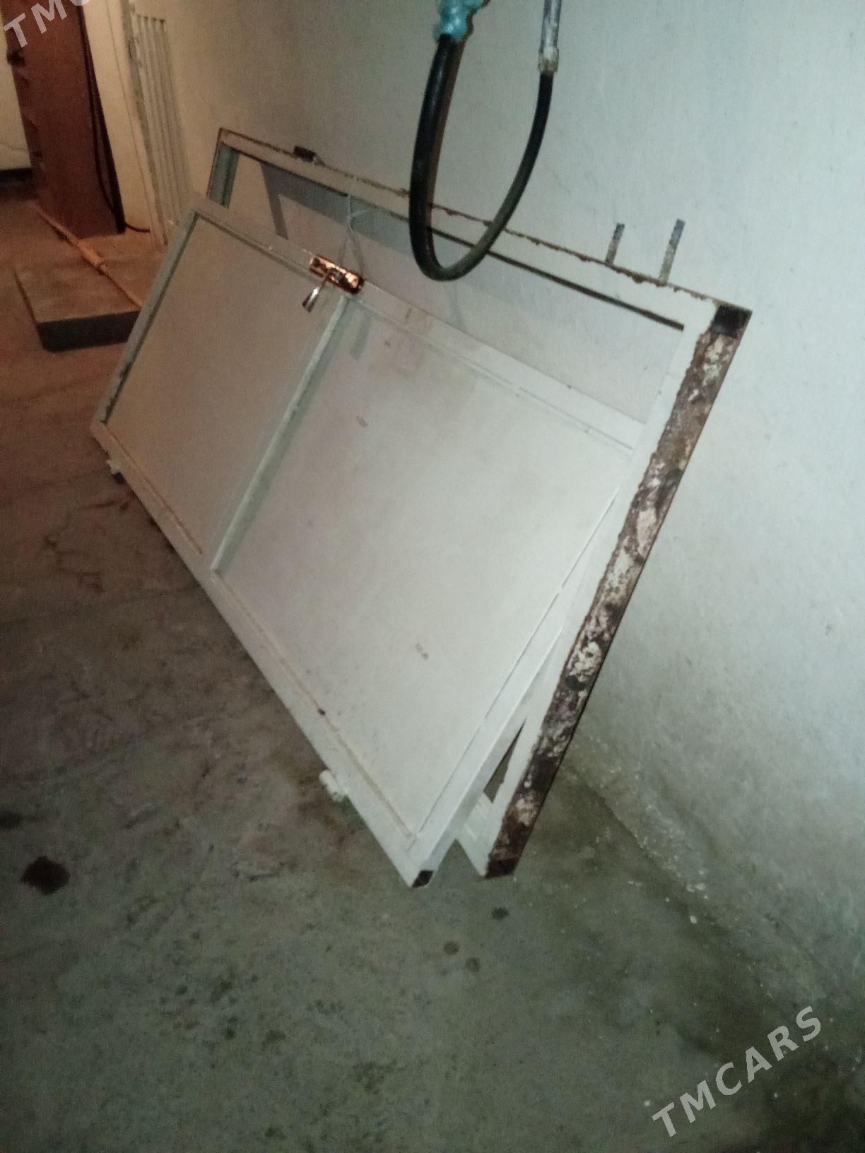 Demir kapy - Büzmeýin - img 1