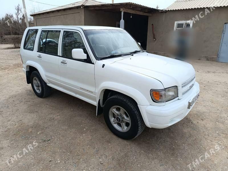 Isuzu Trooper 2000 - 90 000 TMT - Бабадайхан - img 1