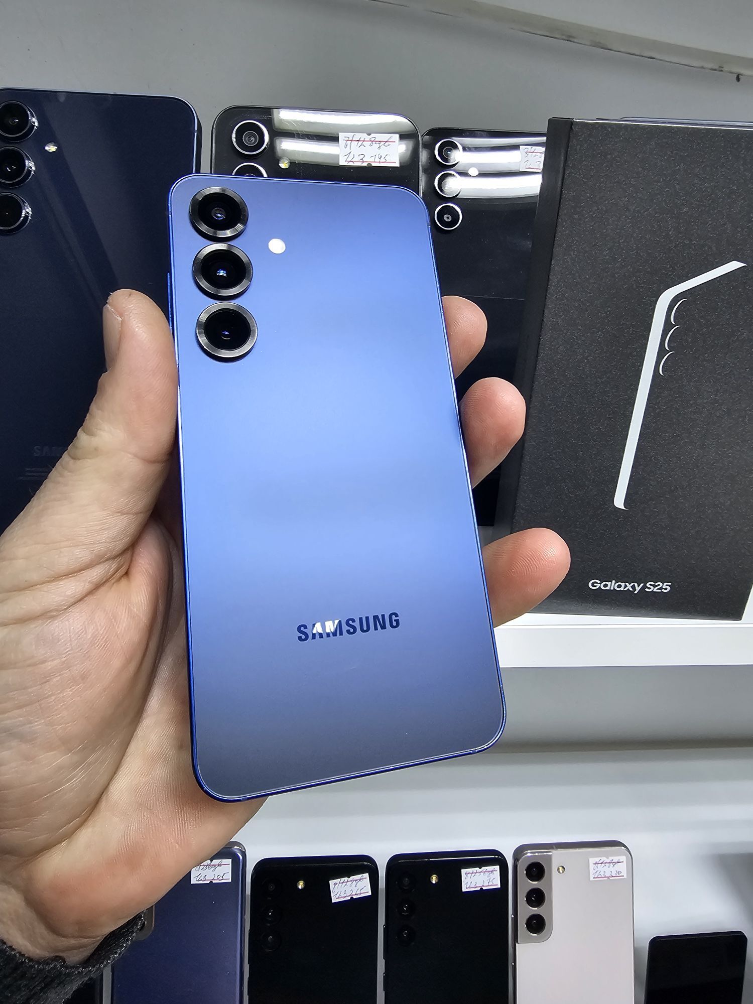 S 25 12/128 GB - Торговый центр "15 лет Независимости" - img 1