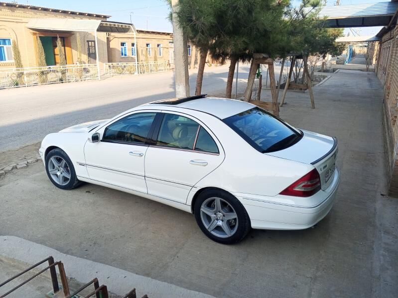 Mercedes-Benz 230E 2003 - 105 000 TMT - Чарджоу - img 1