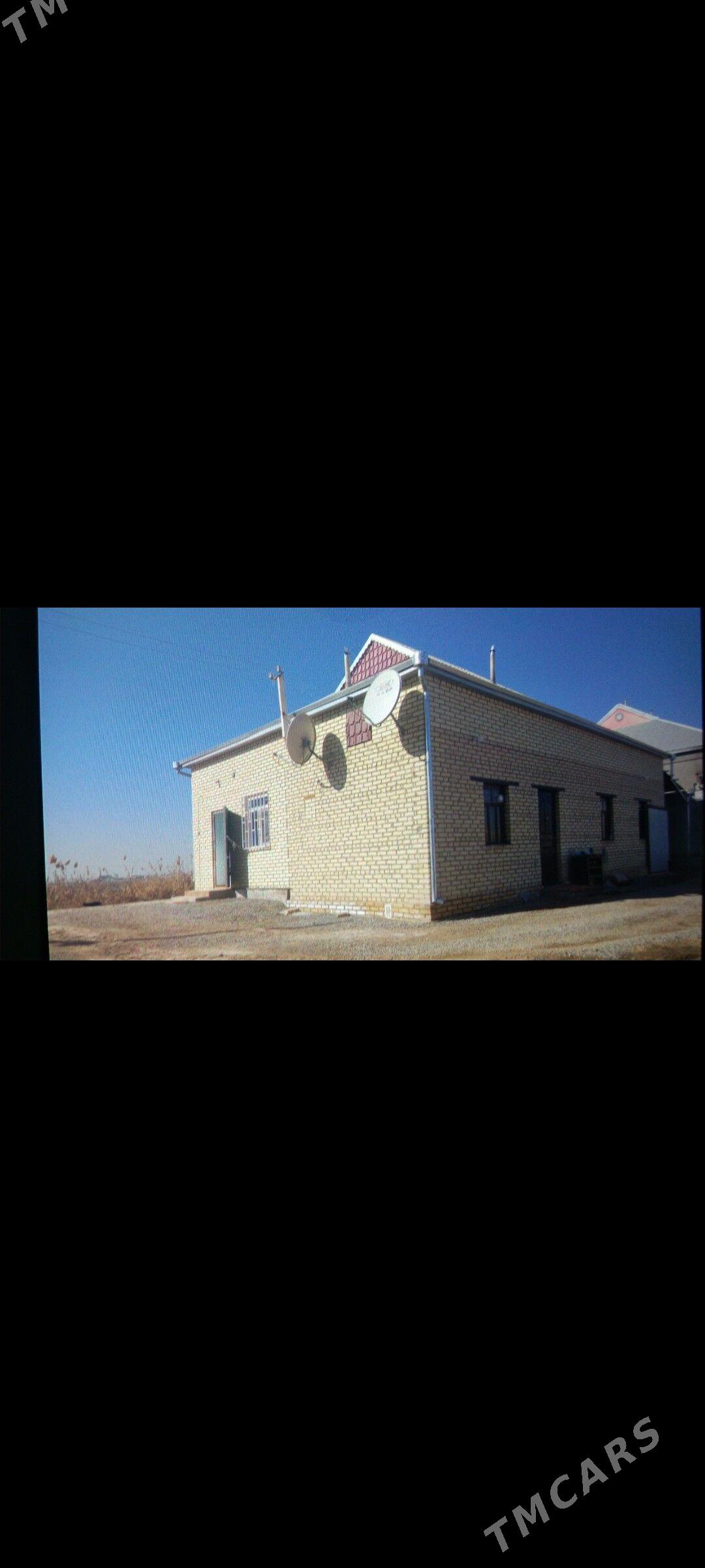 8 sot mellek yerde jaý - Векильбазар - img 1