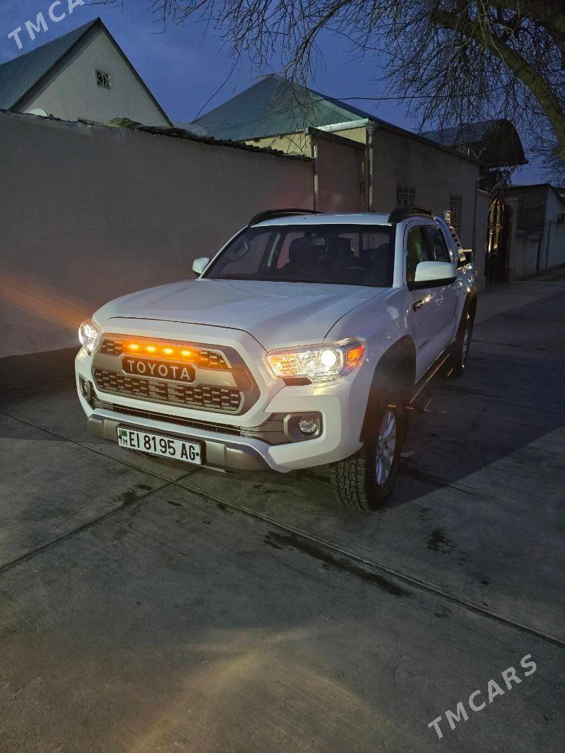 Toyota Tacoma 2017 - 395 000 TMT - Ашхабад - img 1