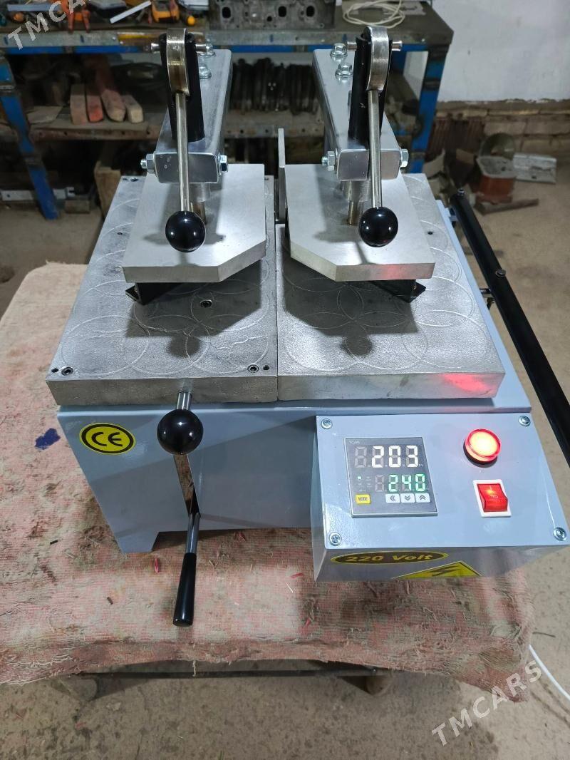 пластик утюг - Гурбансолтан Едже - img 1