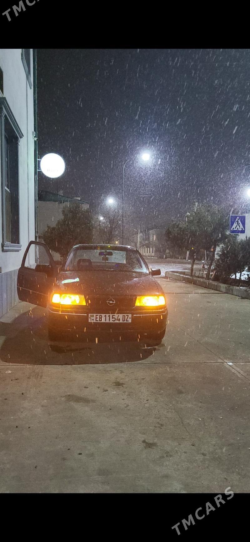 Opel Vectra 1992 - 35 000 TMT - Дашогуз - img 1