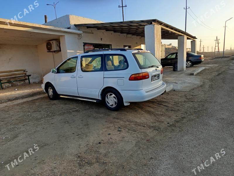 Toyota Sienna 1999 - 130 000 TMT - Балканабат - img 1