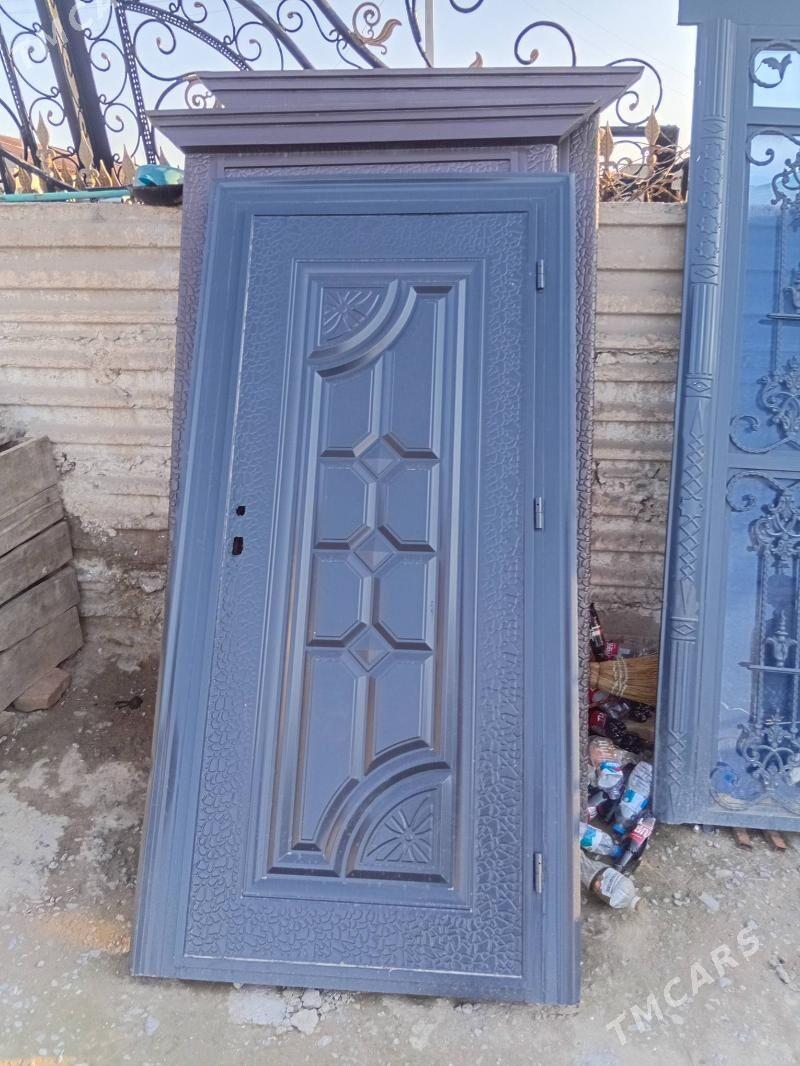 demır gapy - Анев - img 1