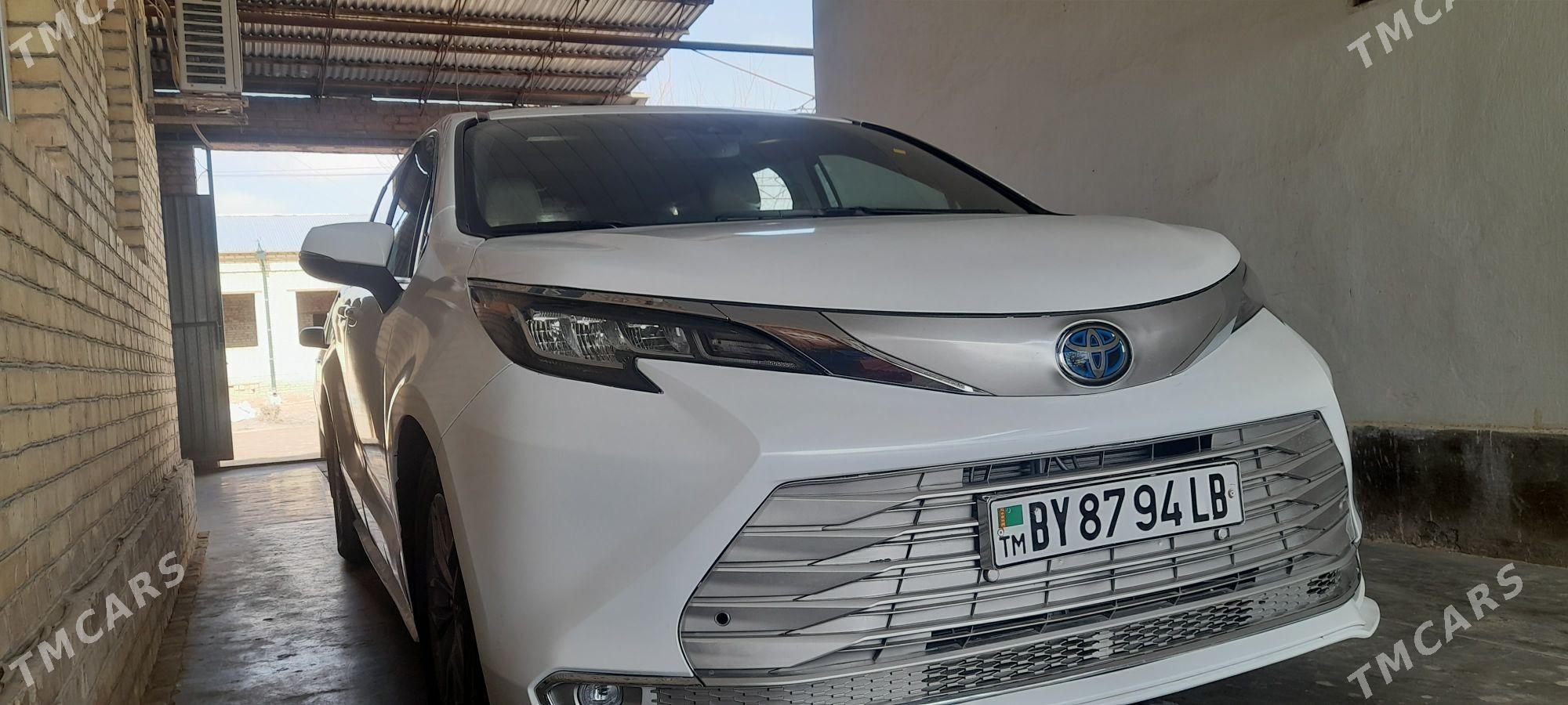 Toyota Sienna 2024 - 380 000 TMT - Halaç - img 1