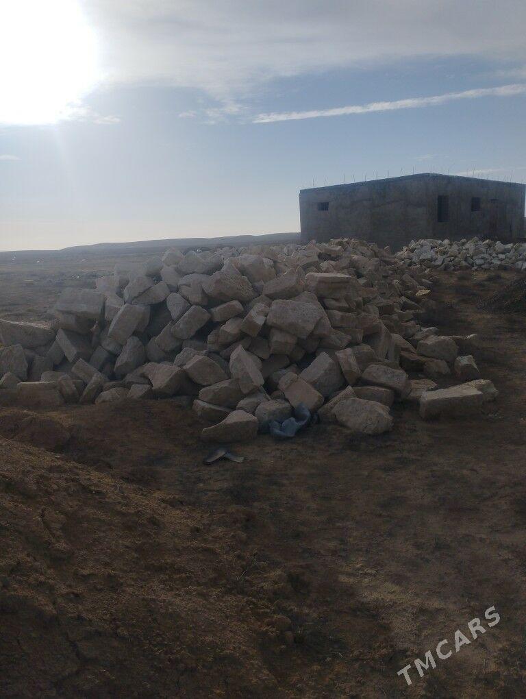 Satlyk ýer jaý - Туркменбаши - img 1