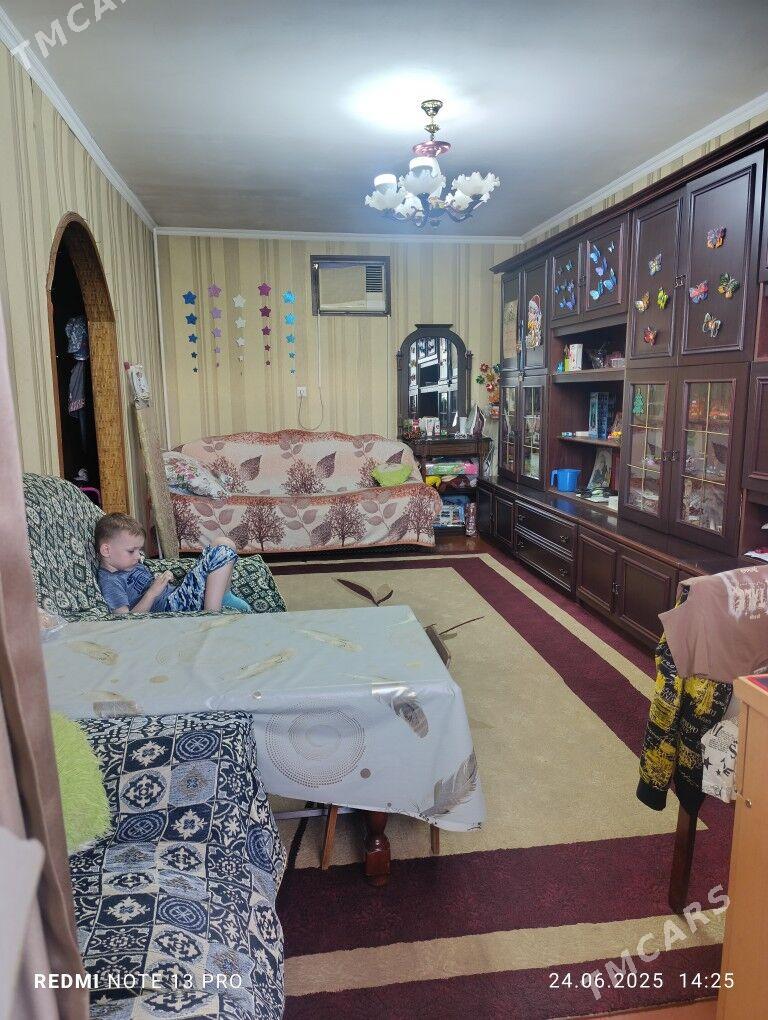 Teke Bazar 3/3 etazy 1+2 - Aşgabat - img 1