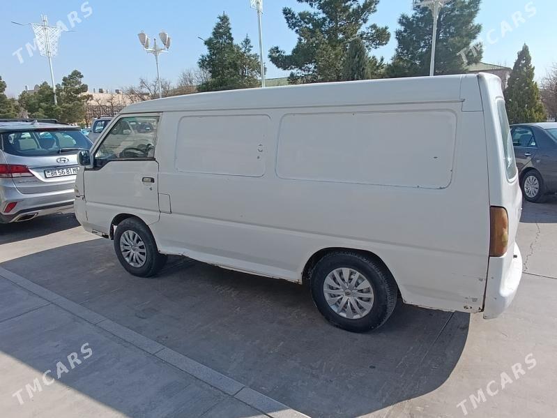 Toyota Hiace 2001 - 60 000 TMT - Sakarçäge - img 1