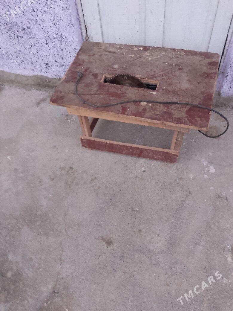 agaç kesýän - Бекреве - img 1