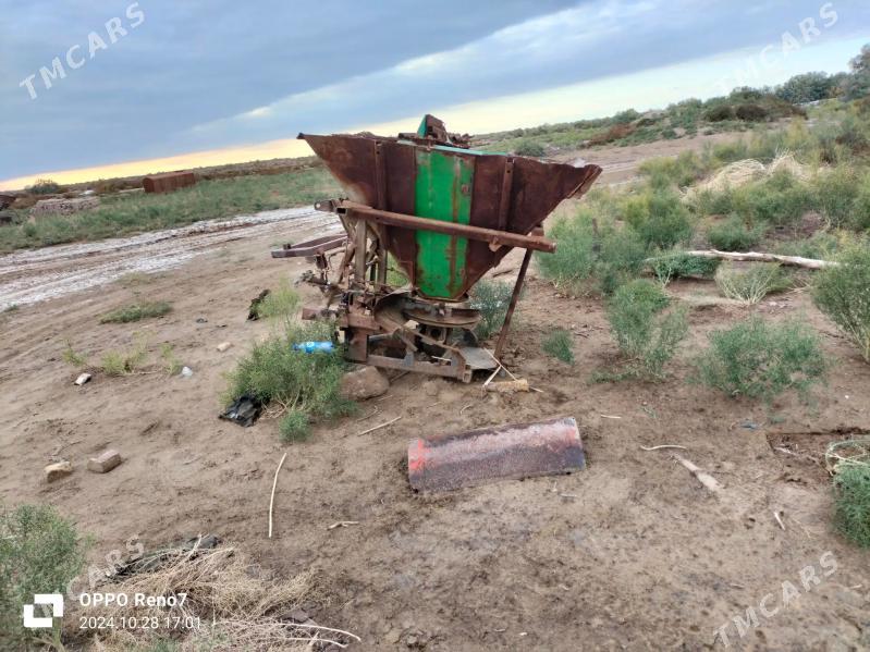 MTZ 80 2006 - 12 000 TMT - Oguz han - img 1