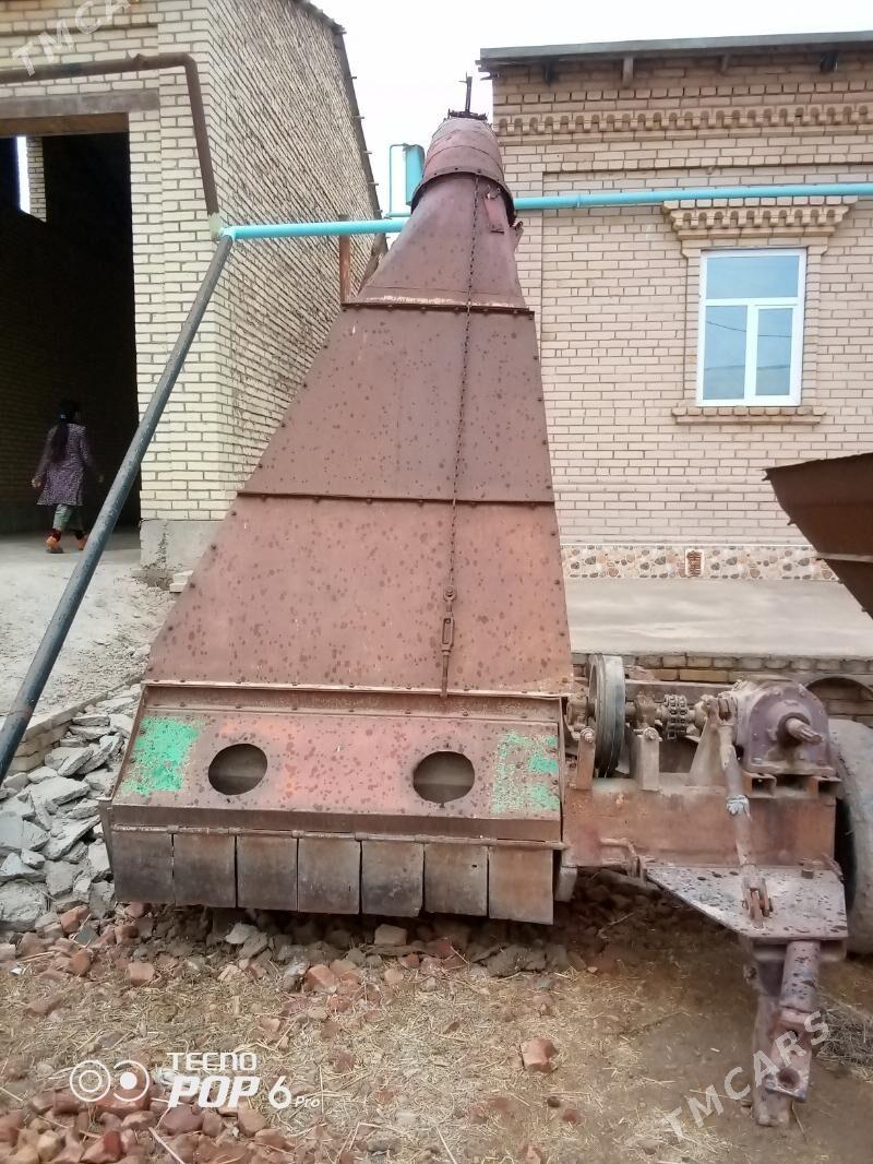 MTZ 80 2005 - 32 000 TMT - Halaç - img 1