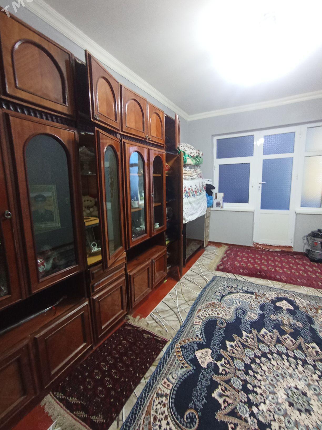 3ком 10мкр 2этаже - 10 мкр - img 1