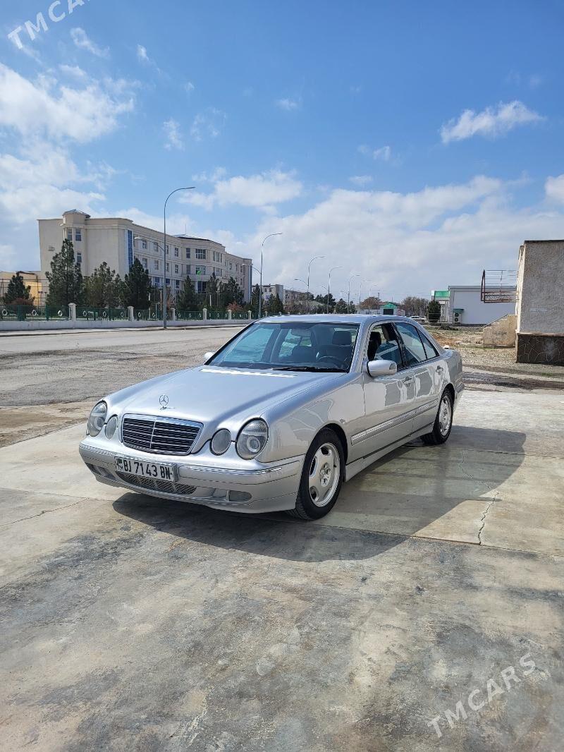 Mercedes-Benz E320 2001 - 140 000 TMT - Гызыларбат - img 1